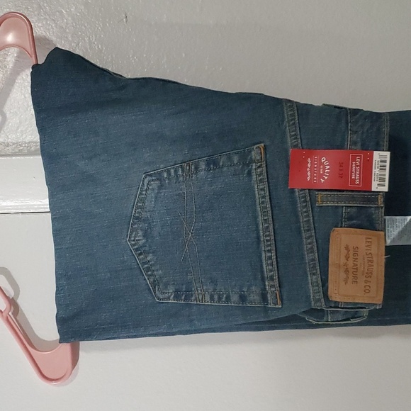 Levi Strauss &  Co. Signature Jeans 34x32 - Picture 2 of 3